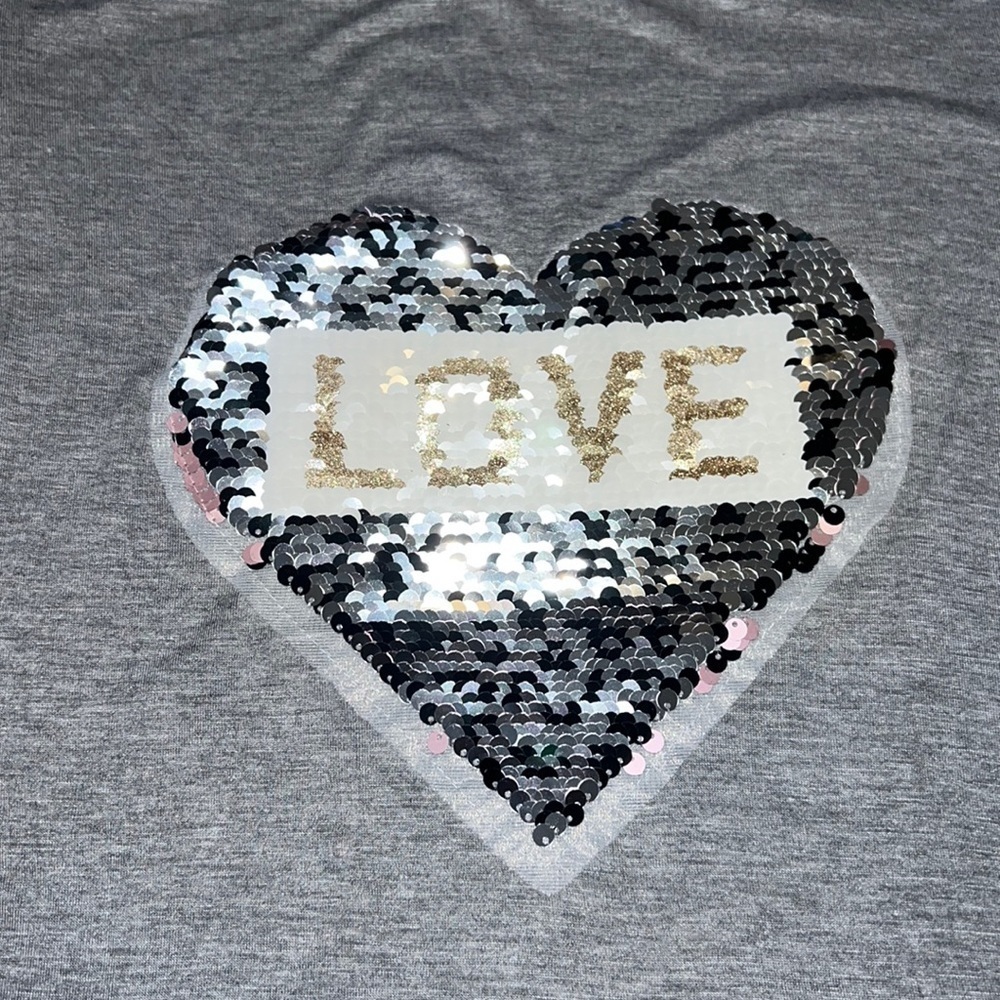 Leopard Heart Sequin Flip Tee Size Medium - Picture 3 of 5
